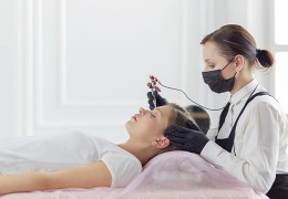 Come avviare un'attività di trucco permanente